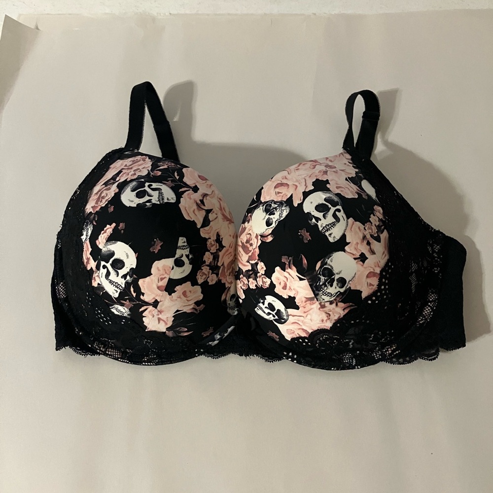 Torrid Bra 38DDD Skulls Black Padded Underwire Adjustable Straps